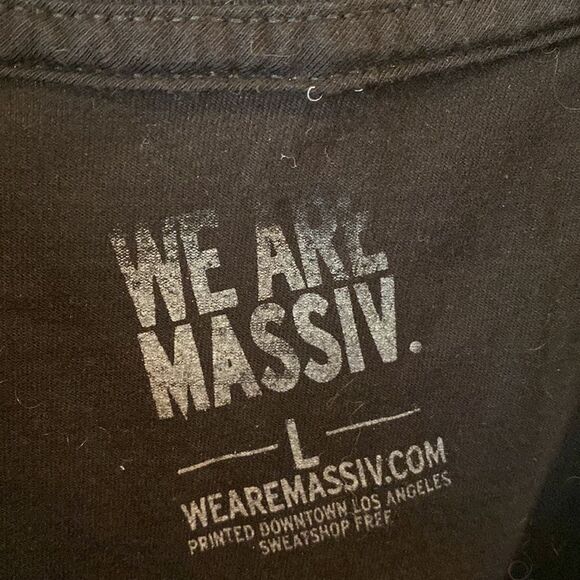 WE ARE MASSIV heart tee - Picture 2 of 3